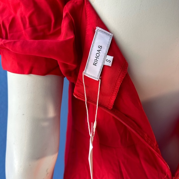 Rihoas Red puff sleeve solid midi dress, size small NWT - Picture 6 of 9